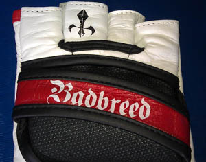 badbreed-signature-mma-gloves-close-up