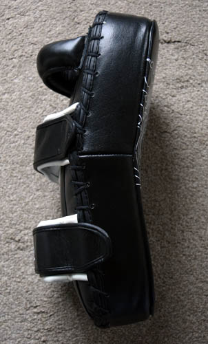 firepower-curved-thai-pads-side