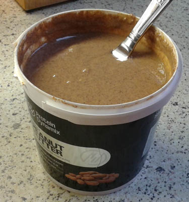 protein-dynamix-peanut-butter-tub